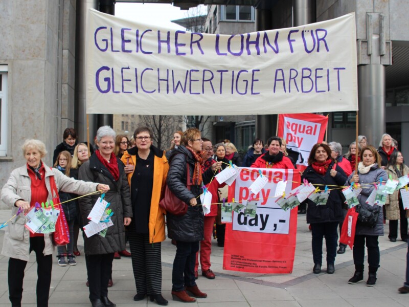 equal pay day - Frauen in Ation