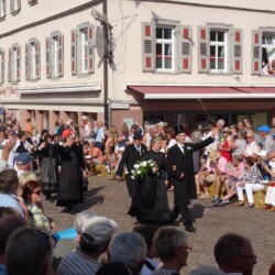 Der KreisLandFrauenverband Geislingen, Hochzeitszug um 1900 in Original-Albtrachten