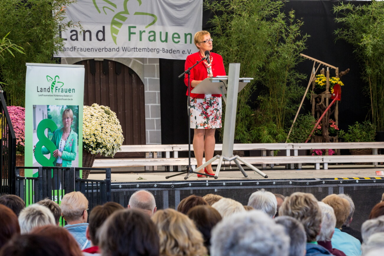 Präsidentin Marie-Luise Linckh eröffnet die Veranstaltung