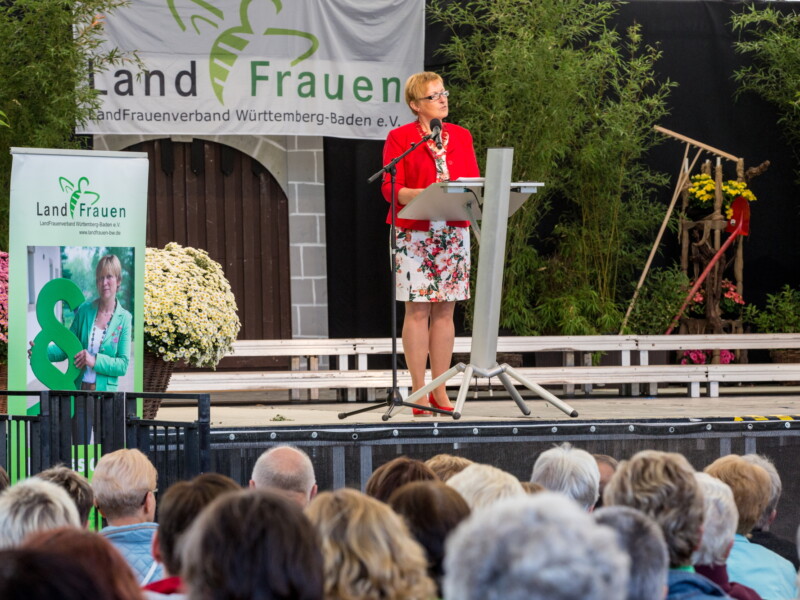 Präsidentin Marie-Luise Linckh eröffnet die Veranstaltung