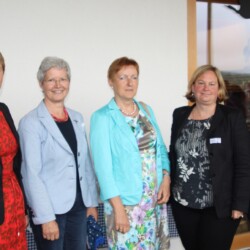 V.l.n.r.: Staatssekretärin Friedlinde Gurr-Hirsch MdL, Ehrenpräsidentin Hannelore Wörz, Präsidentin Marie-Luise Linckh, Dr. Pia Köhler vom Ministerium für Ländlichen Raum und Verbraucherschutz und Amtsleiterin Susanne Gold des Landwirtschaftsamtes Heilbronn.