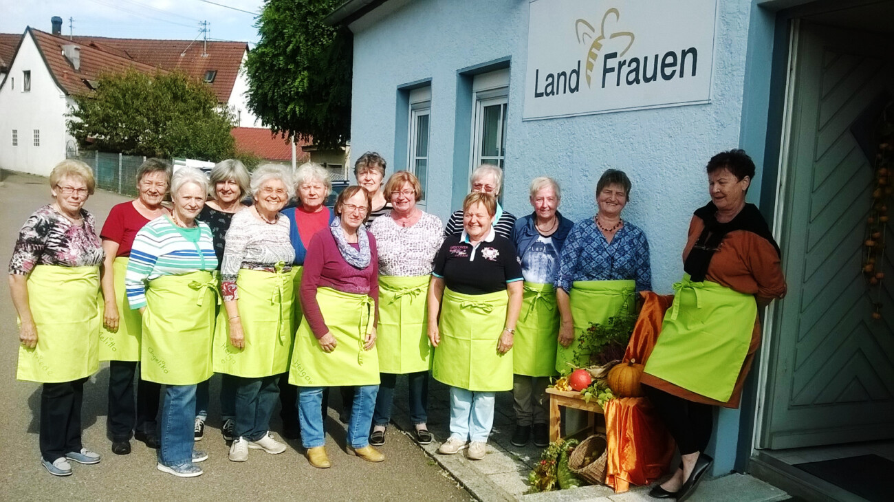 Schwungfeder Gruppe entdeckt den Kürbis