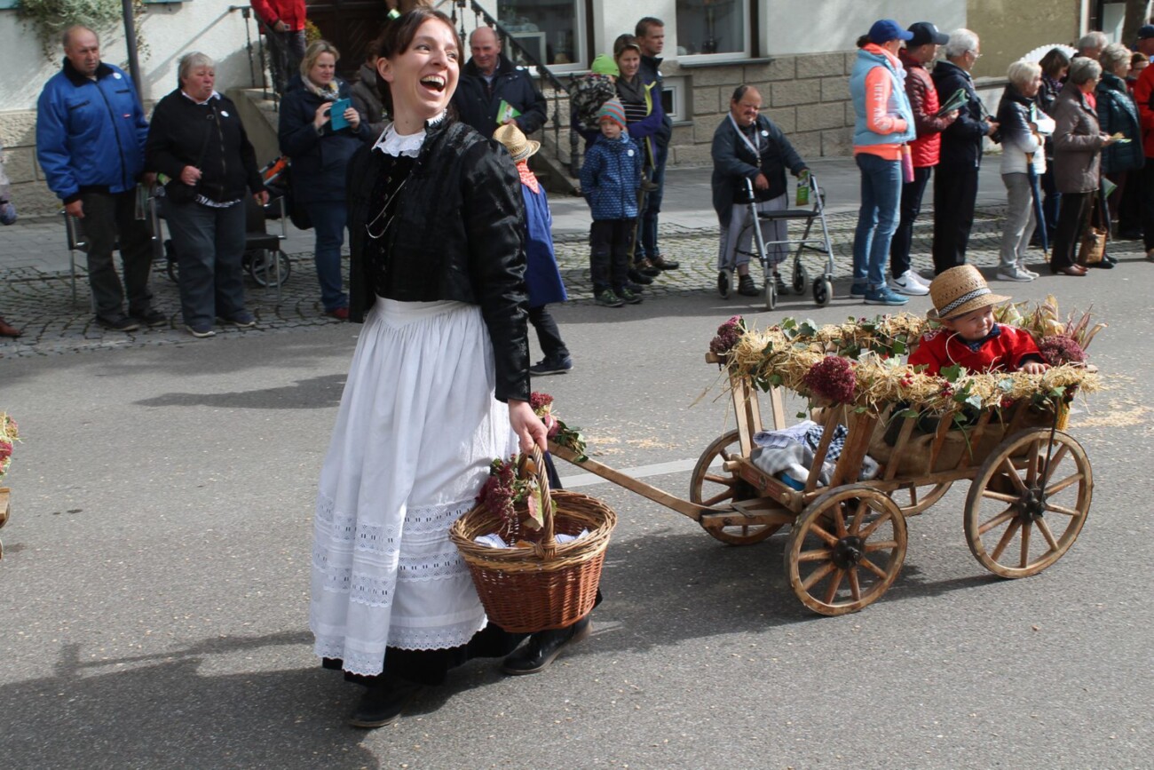 Erntedank-Festumzug in Langenau