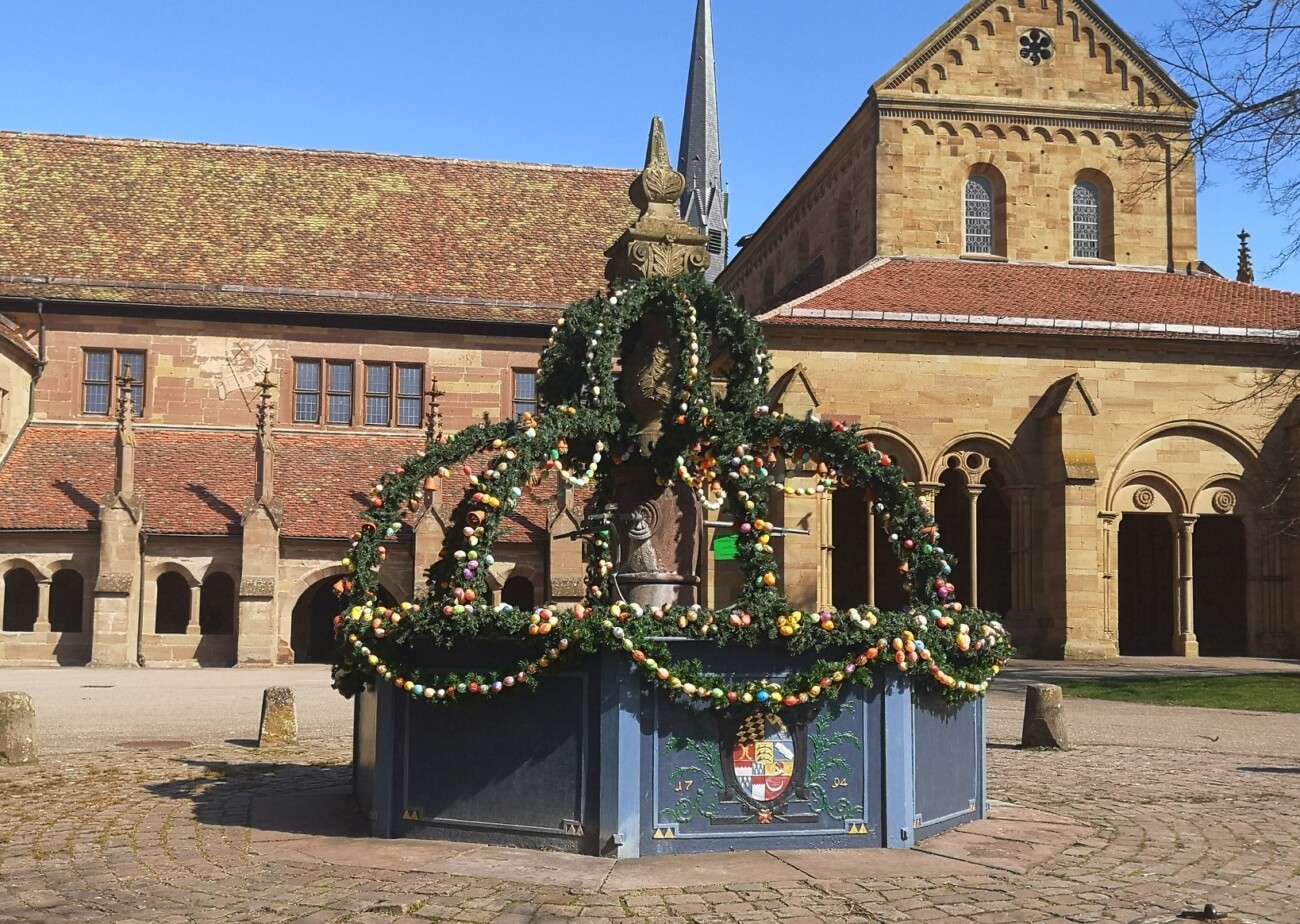 Osterbrunnen der LandFrauen im Kloster Maulbronn