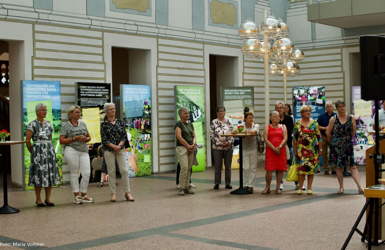Oberbürgermeister Arnold eröffnet Wanderausstellung in Schwäbisch Gmünd