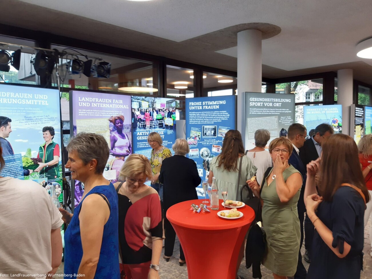 6.000ste Besucherin bei Ausstellungseröffnung in Künzelsau