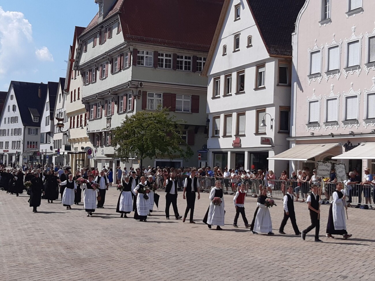 LandFrauen bei Landesfestumzug in Biberach aktiv